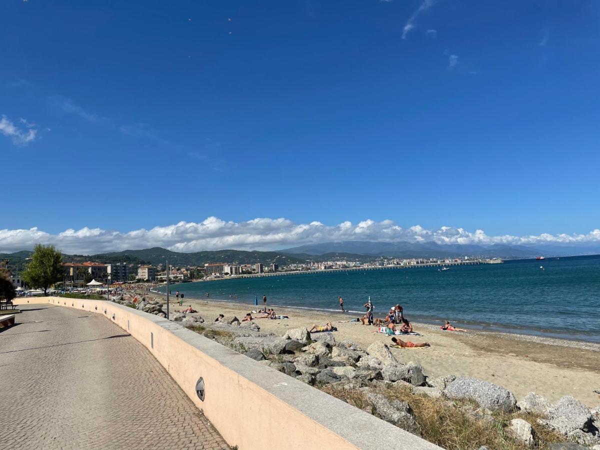 Summer Vado Ligure Buitenkant foto
